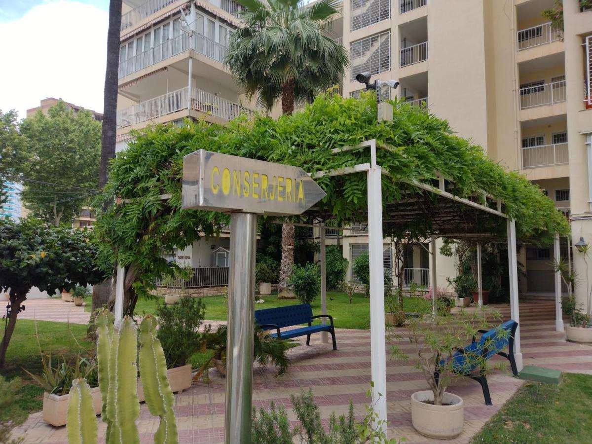 Living Benidorm. Playa Levante Esterno foto