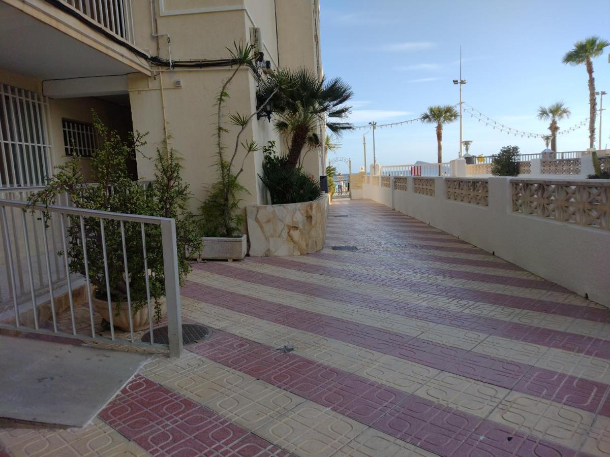 Living Benidorm. Playa Levante Esterno foto