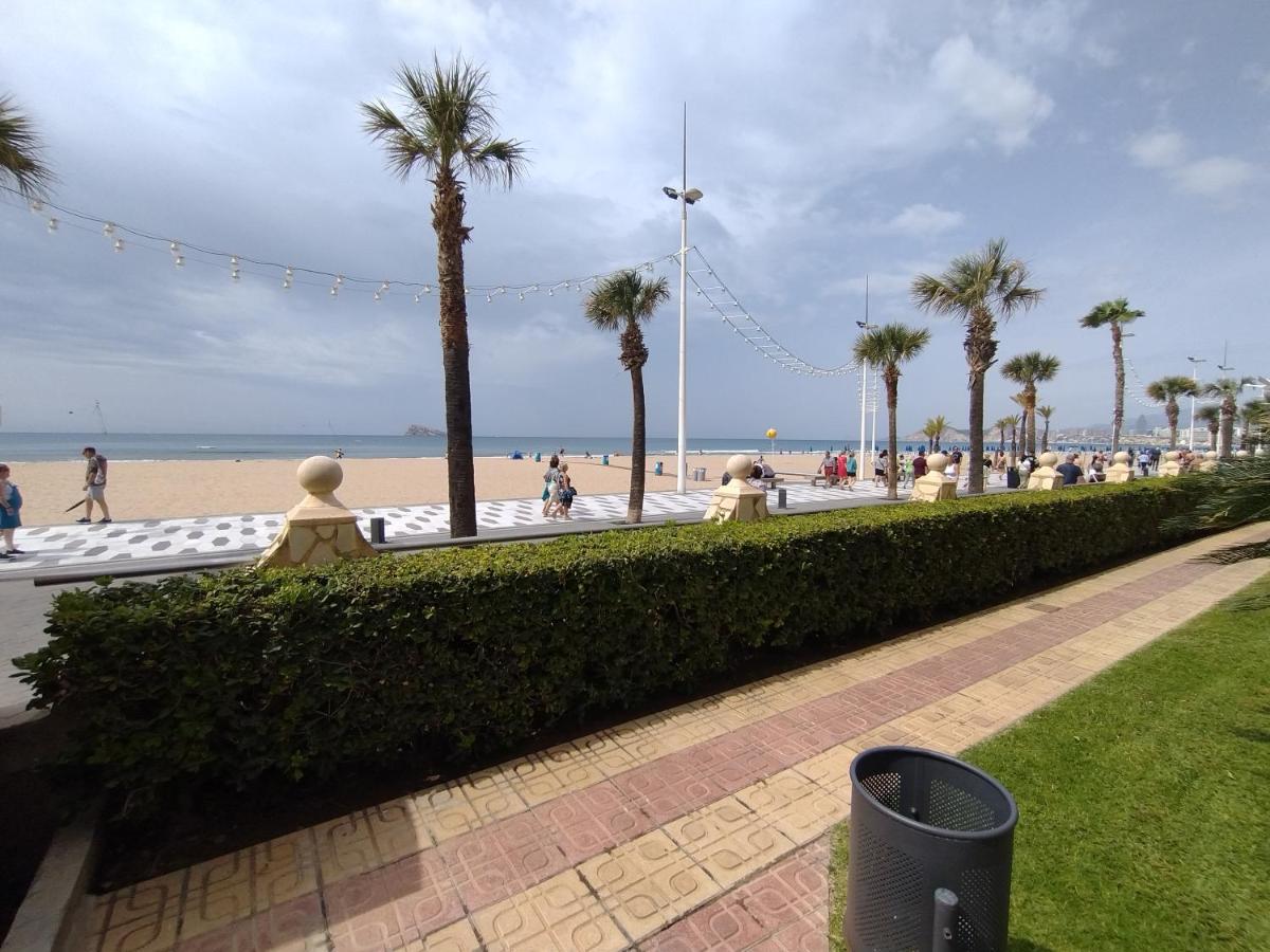 Living Benidorm. Playa Levante Esterno foto