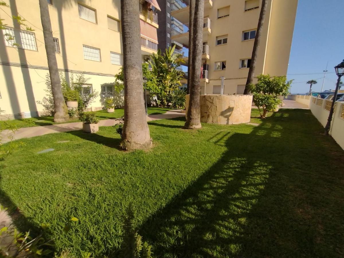Living Benidorm. Playa Levante Esterno foto