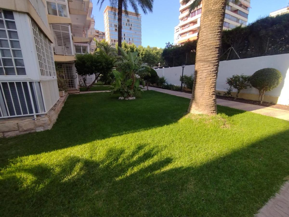 Living Benidorm. Playa Levante Esterno foto