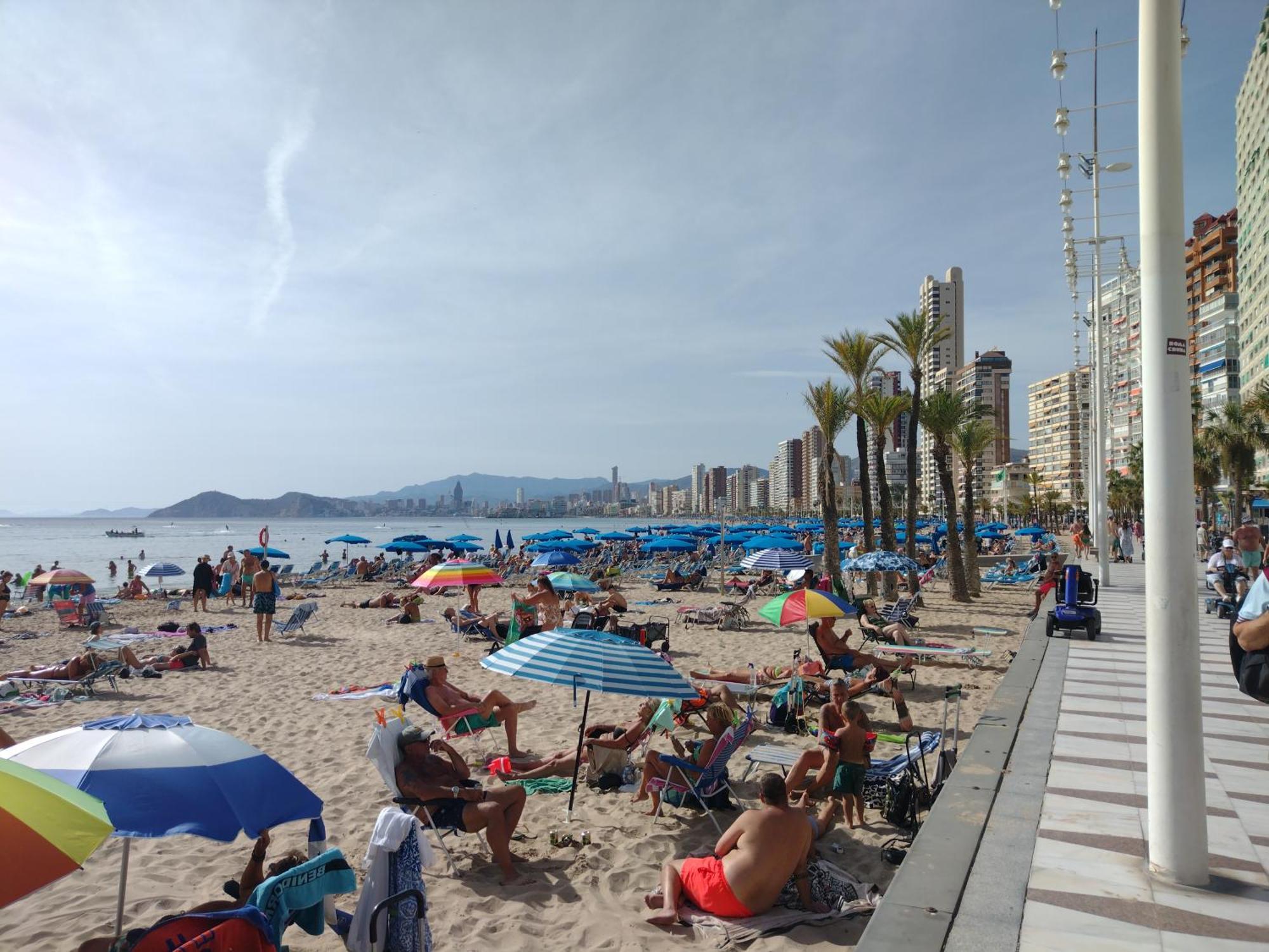 Living Benidorm. Playa Levante Esterno foto